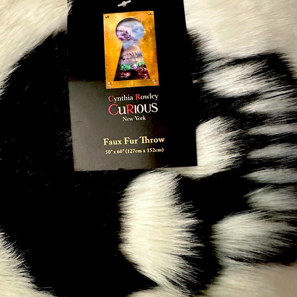 Cynthia Rowley Holiday Nwt Cynthia Rowley Curious Faux Fur Skull